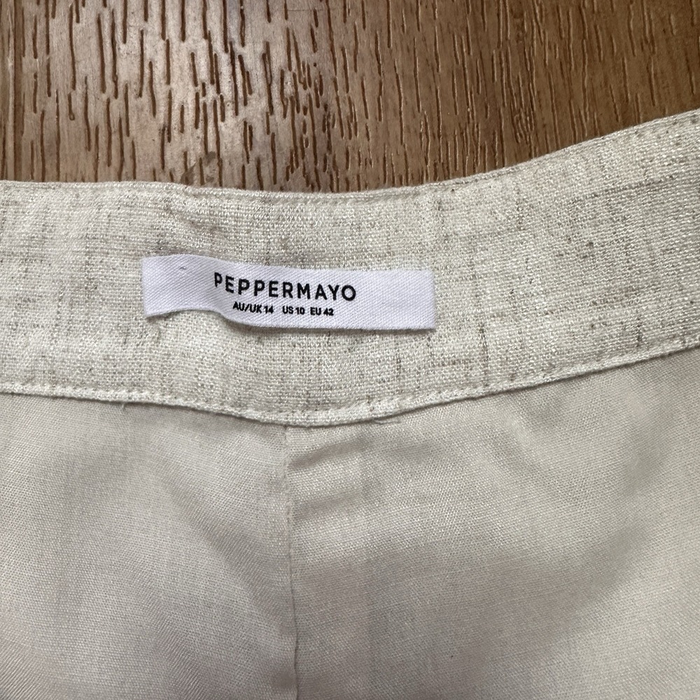 Peppermayo Women's Linen Blend Pleated Shorts Size 10 - Picture 4 of 9
